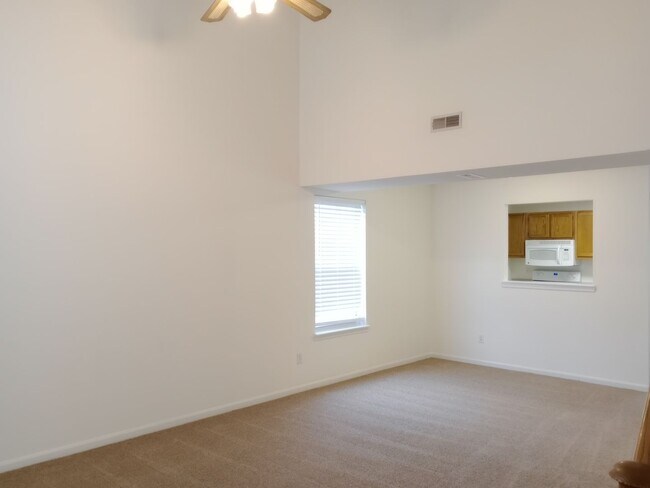 Foto del edificio - 2401-2403-2403 Northampton Dr