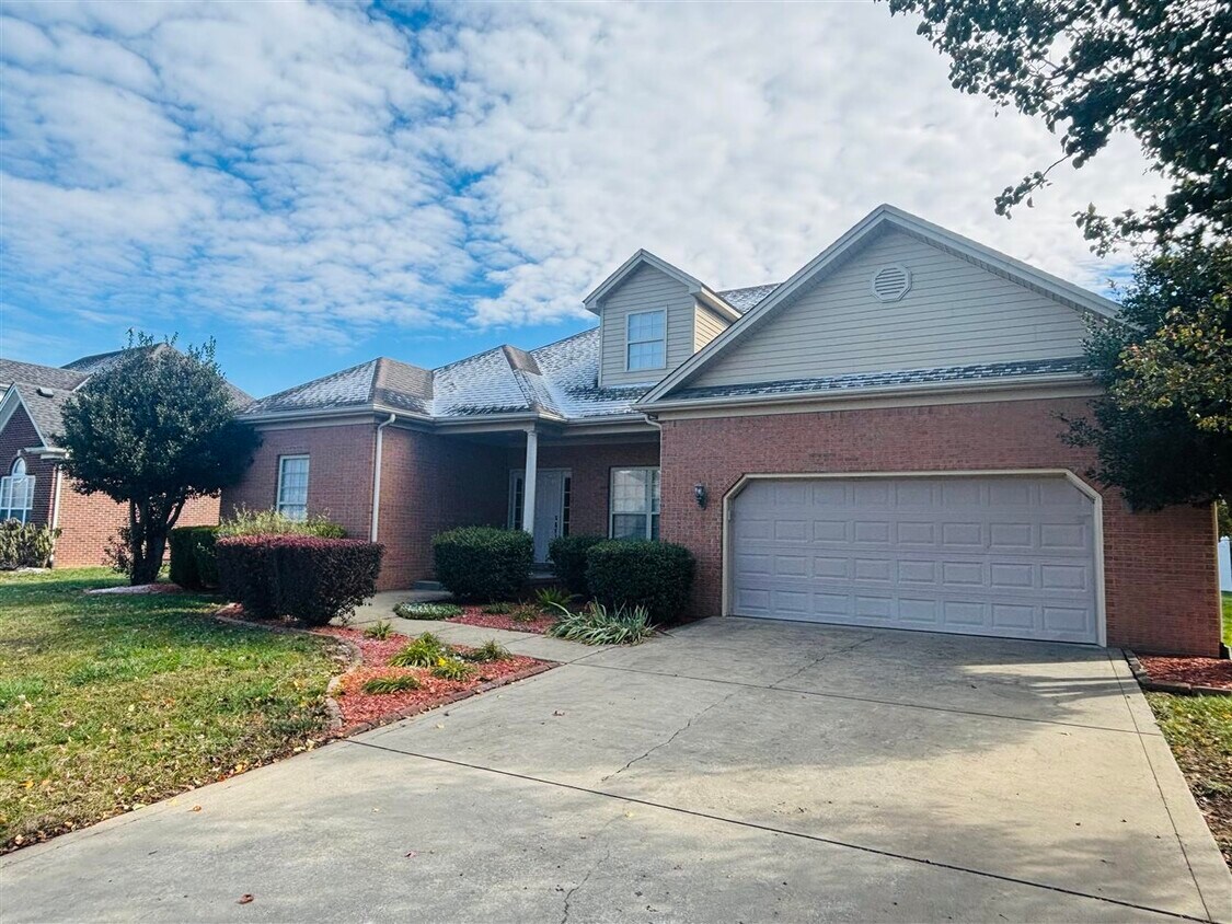 Foto principal - 2616 Danhaven Dr