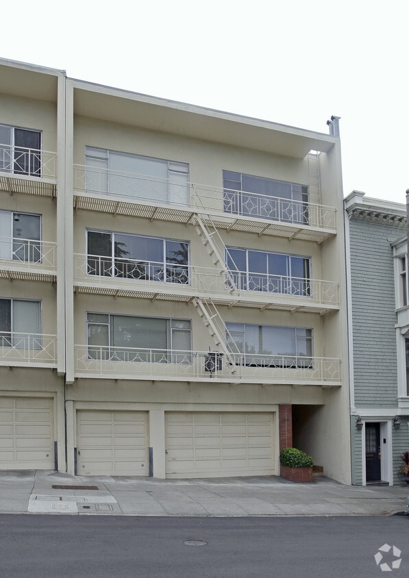 Primary Photo - 2420 Steiner St