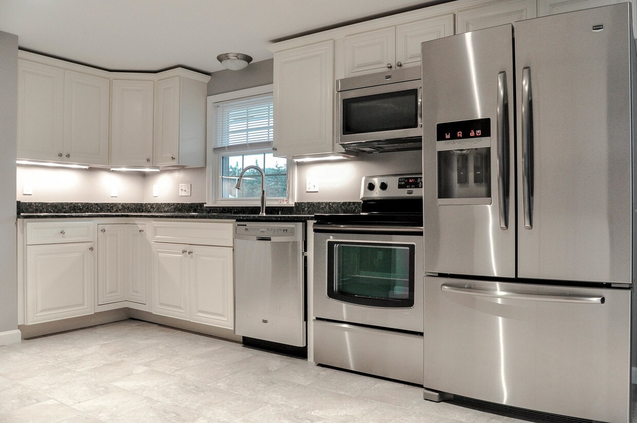 152 Main St Unit 1, Sturbridge, MA 01566 Apartments 152 Main St