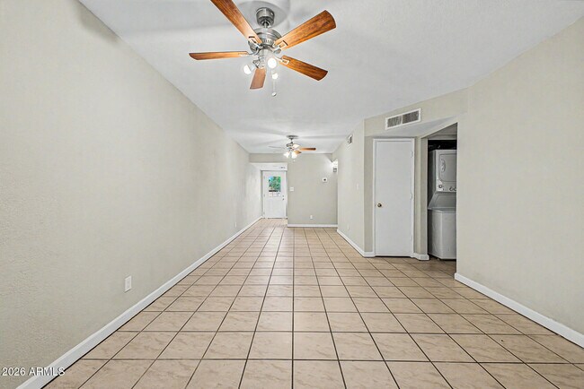 Building Photo - 3301 E Earll Dr
