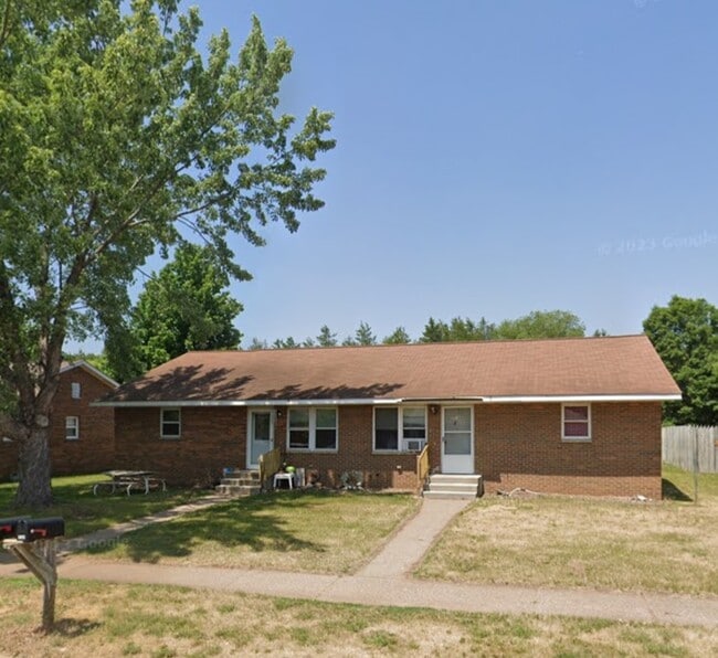 Building Photo - 3144 Runway Ave