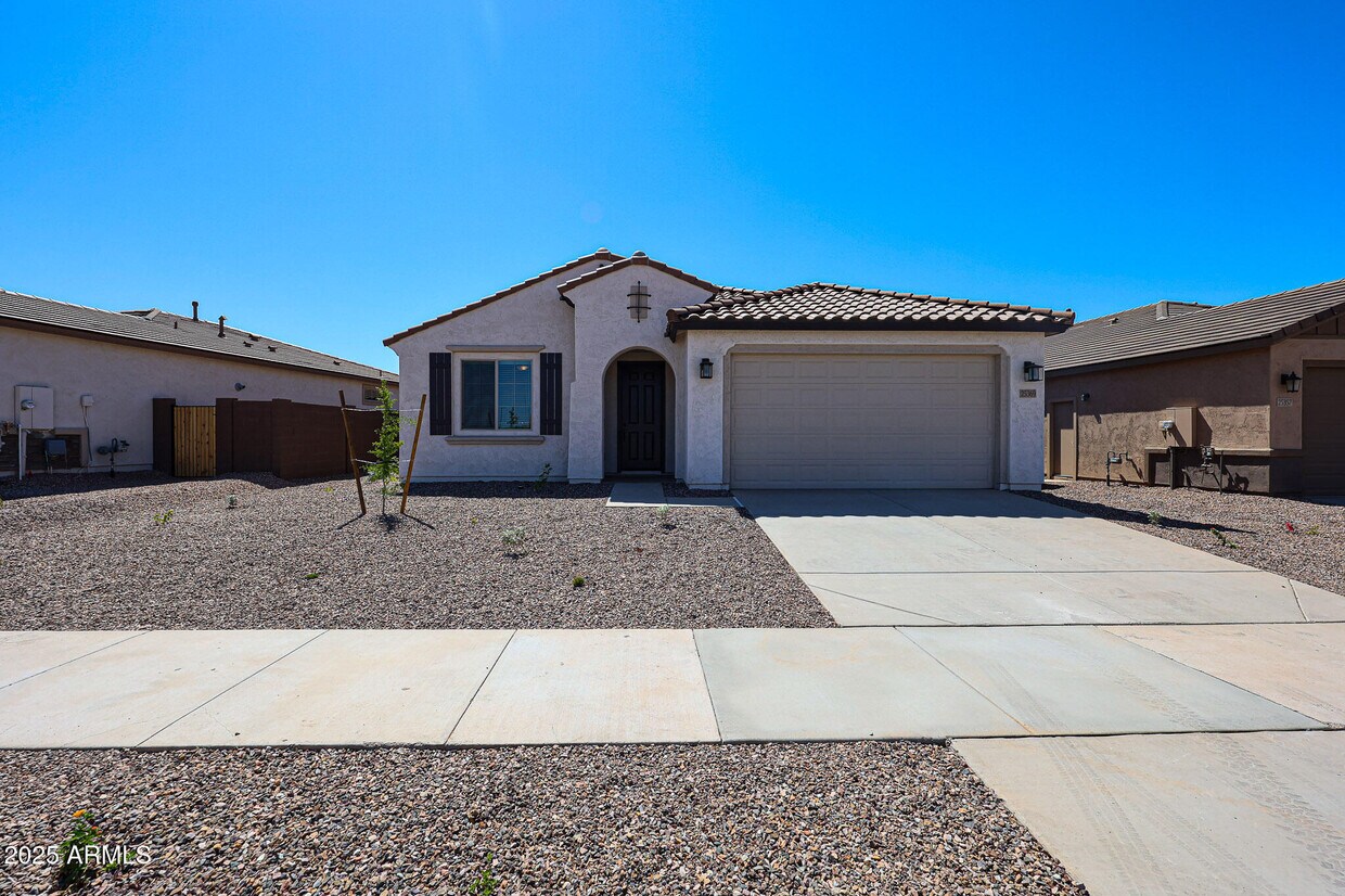Foto principal - 25369 N 172nd Dr