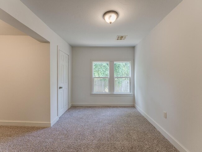 Building Photo - Home for rent in heart of OKC