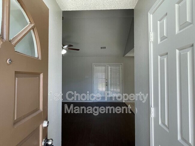 Foto del edificio - 459 Little Valley Ct