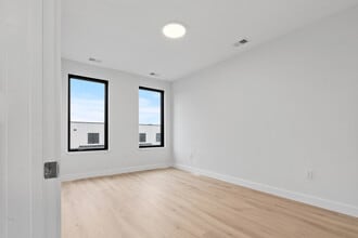 Building Photo - 407 Highland Ave