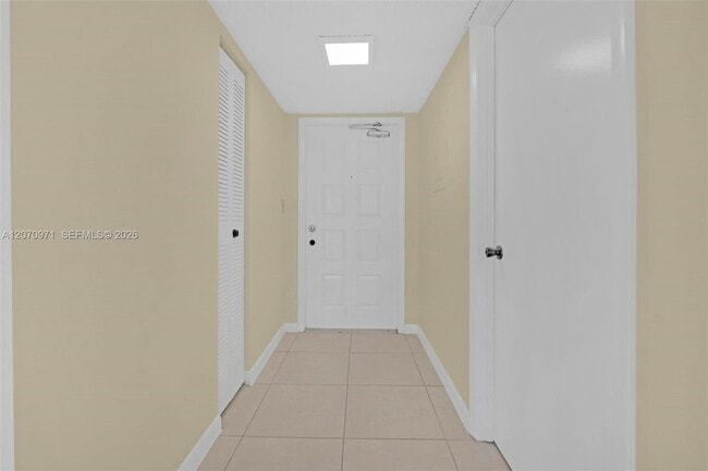 Building Photo - 15545 Miami Lakeway N