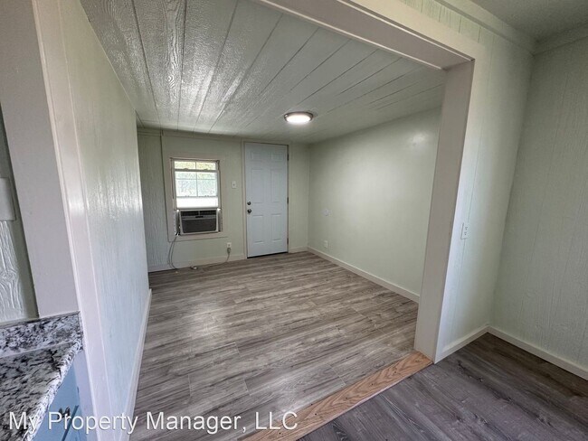Building Photo - 3 br, 1 bath House - 455 E 71st Street