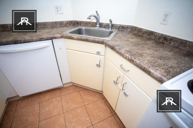 Foto del edificio - 2 bedroom in Brookline MA 02446