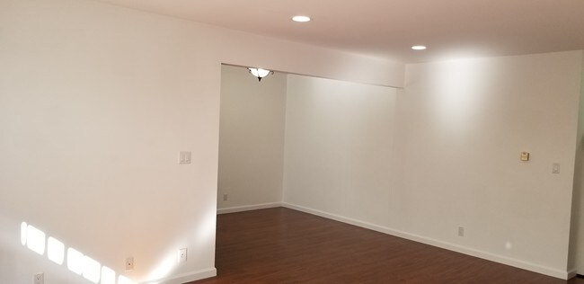 Foto del edificio - 1231 N Genesee Ave