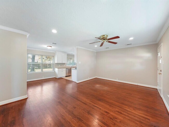 Foto del edificio - 1115 W 31st St