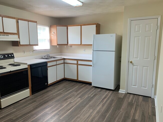 Building Photo - 415 Laurence Ln