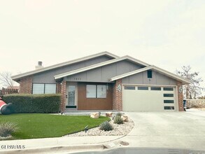 Building Photo - 1817 Ed White Way