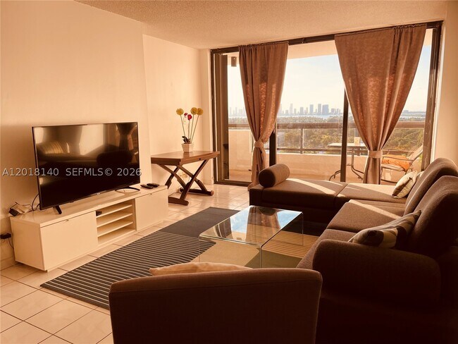 Foto del edificio - 2555 Collins Ave
