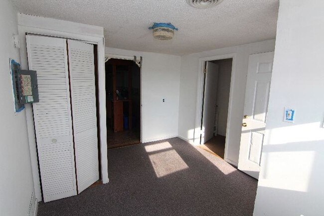 Foto del edificio - 265 S Bay Rd