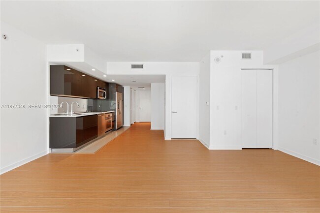 Foto del edificio - 31 SE 6th St