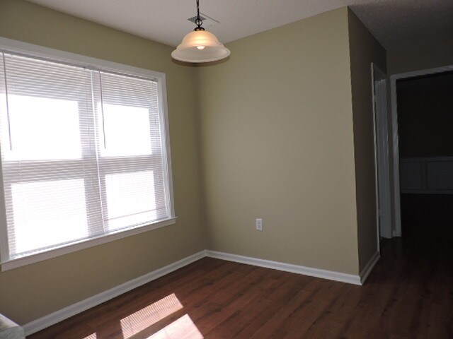 Foto del edificio - 8117 S Regis Pl