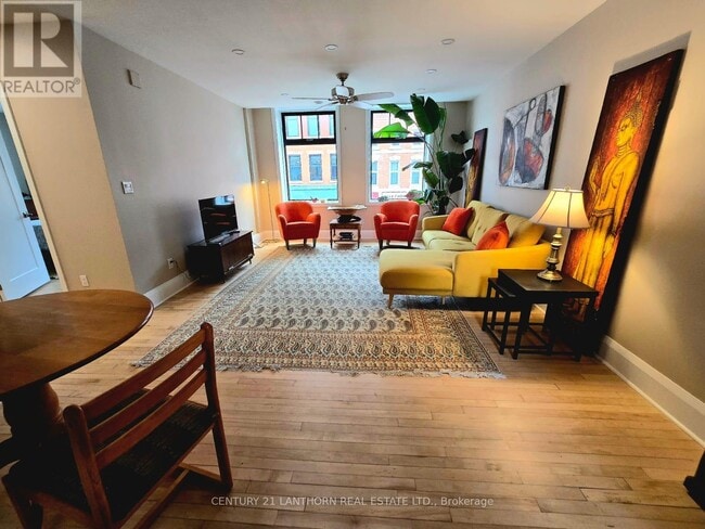 Building Photo - 266 Front St