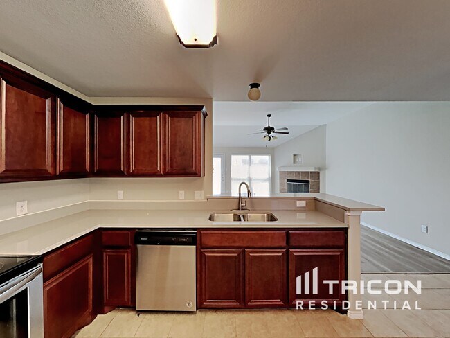 Building Photo - 1414 Beacon Hill Dr
