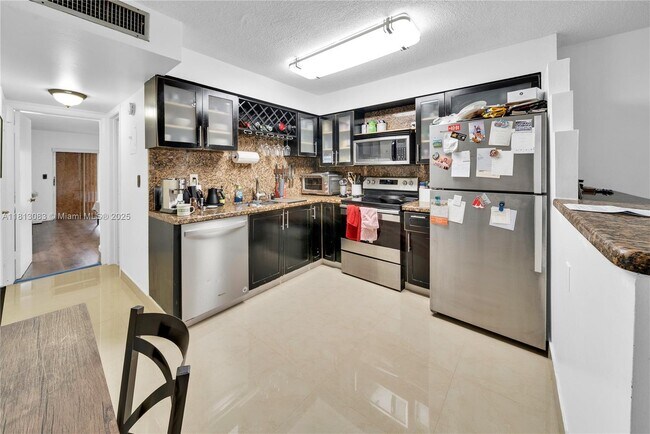 Foto del edificio - 4011 N Meridian Ave