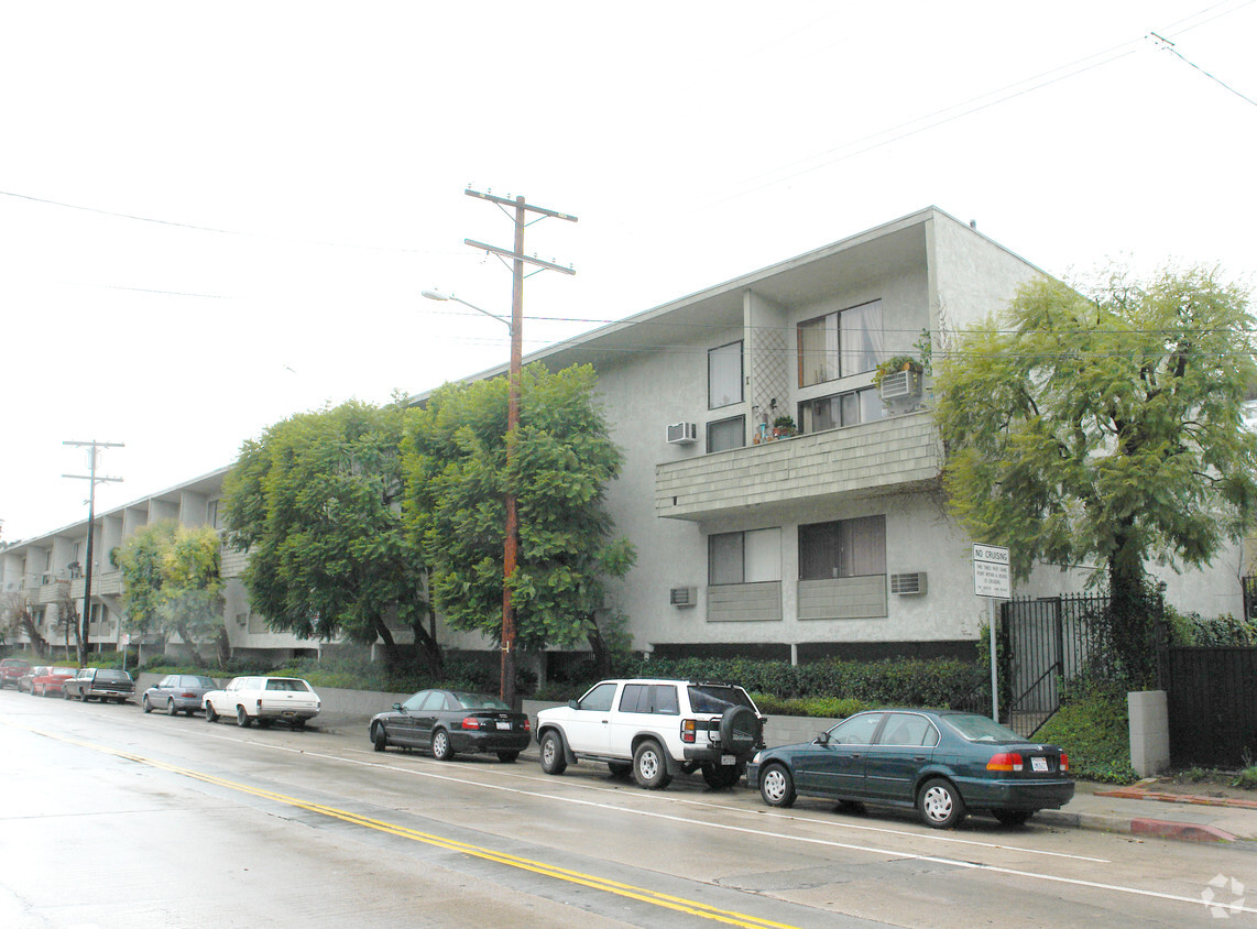 Building Photo - 2211 GRIFFITH Park Blvd