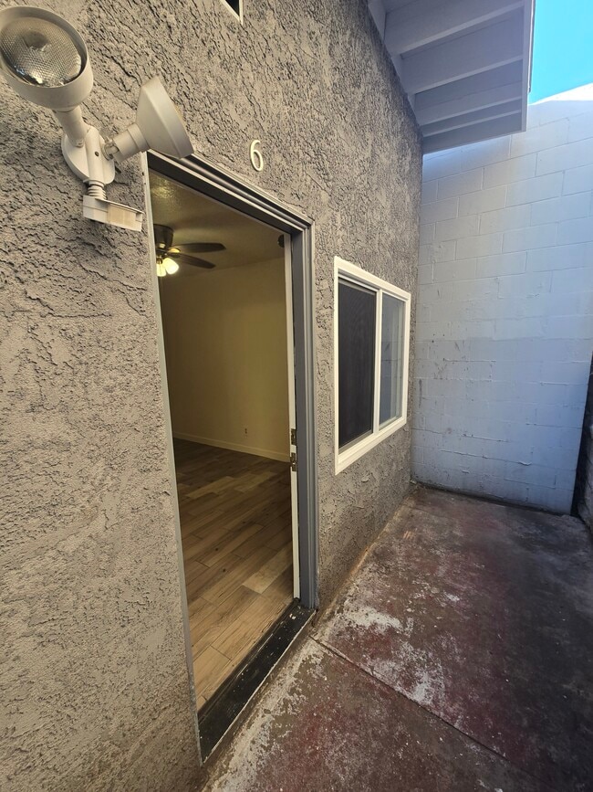 Foto del edificio - 139 W Manchester Blvd