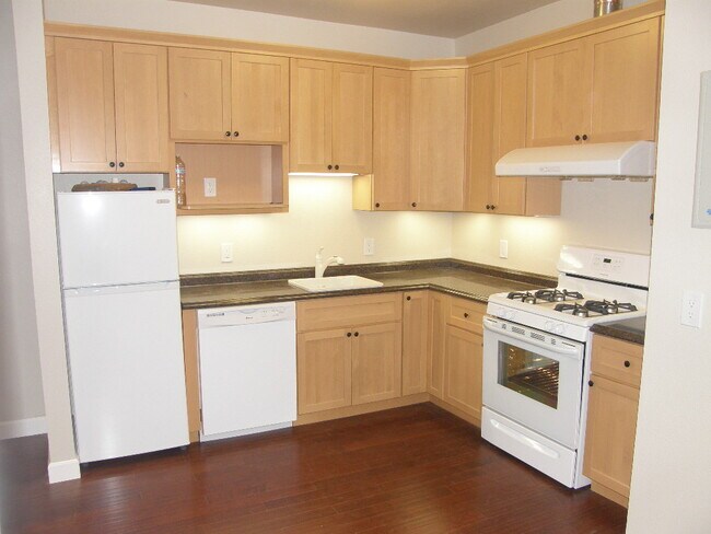 Building Photo - 2561 Booker St