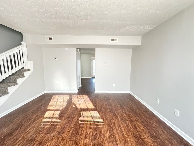 Building Photo - 537 Toner St