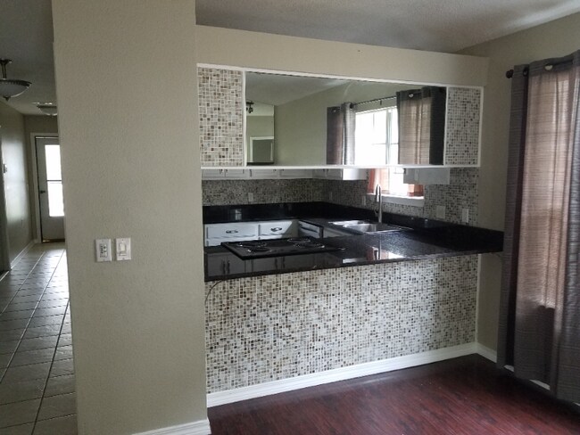 Foto del edificio - 169 Wildflower Ln