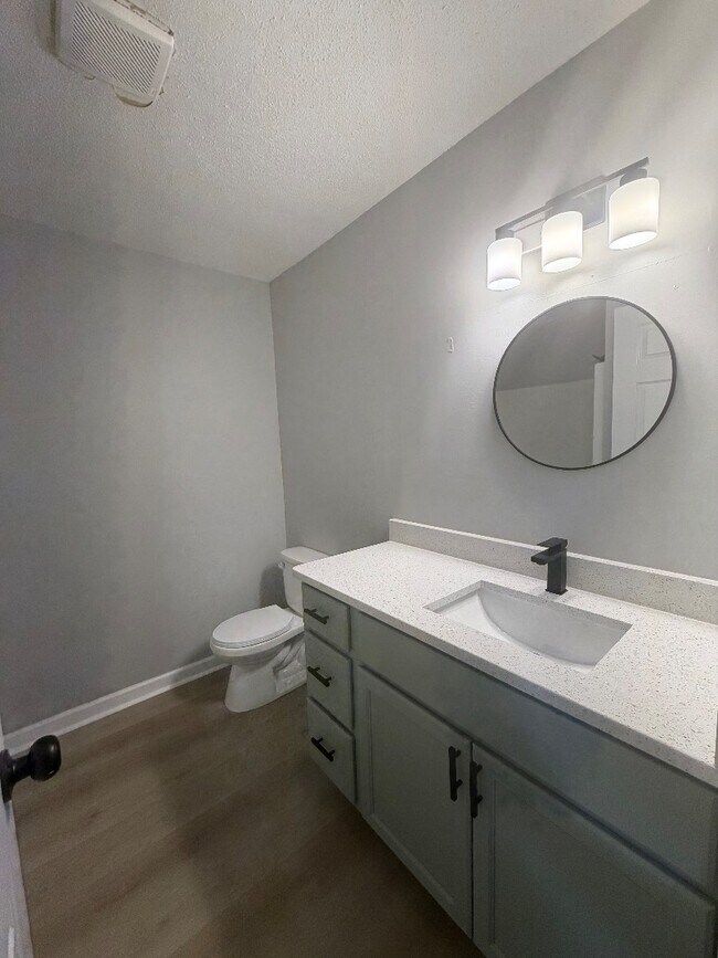 Foto del edificio - 1711 Birchwood Dr SE