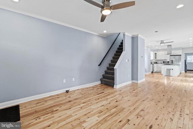 Building Photo - 260 Roxborough Ave