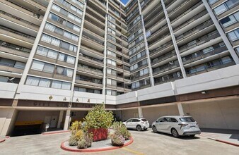 Building Photo - 801 Franklin St