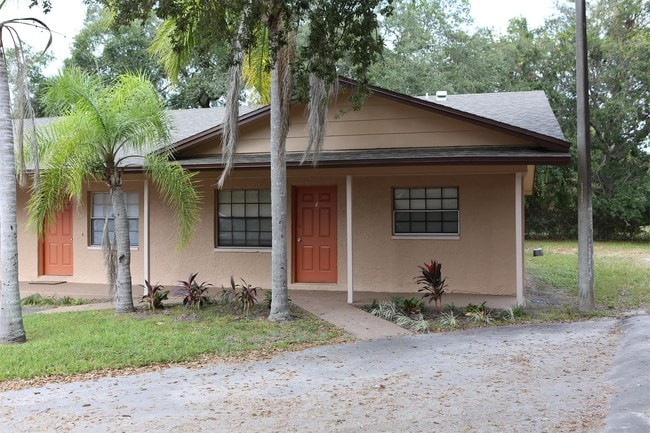 Building Photo - 1101 Tuskawilla Dr