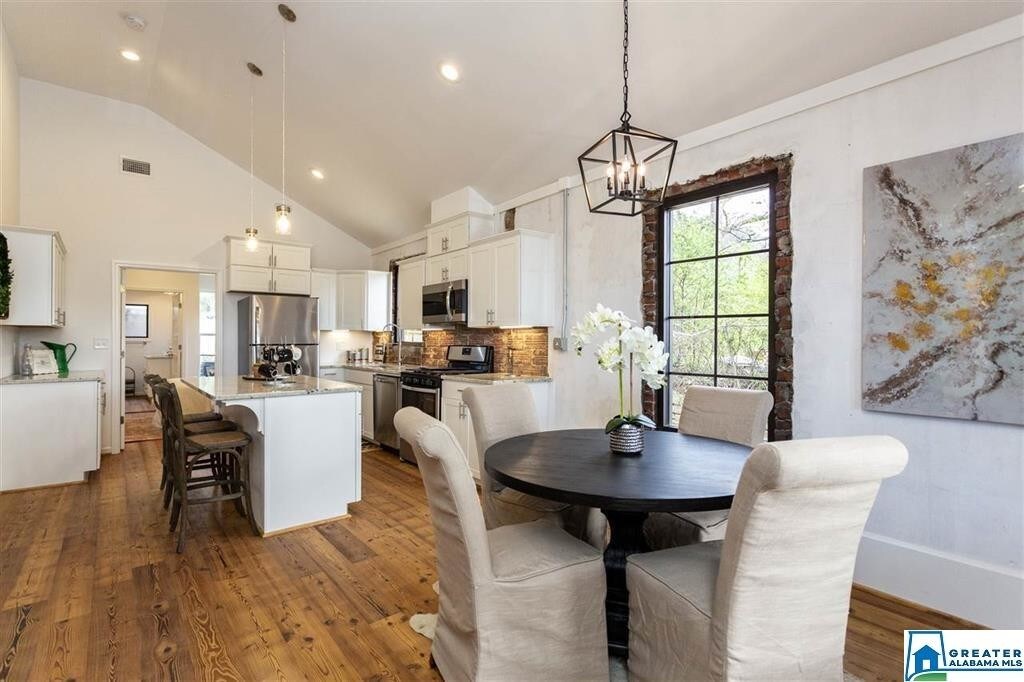 Foto principal - 105 42nd St S