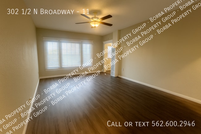 Building Photo - 302 1/2 N Broadway-11