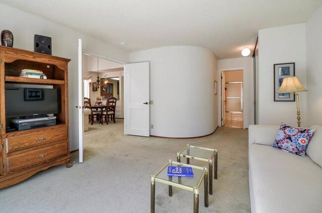 Building Photo - 39611 Buena Vista Ter