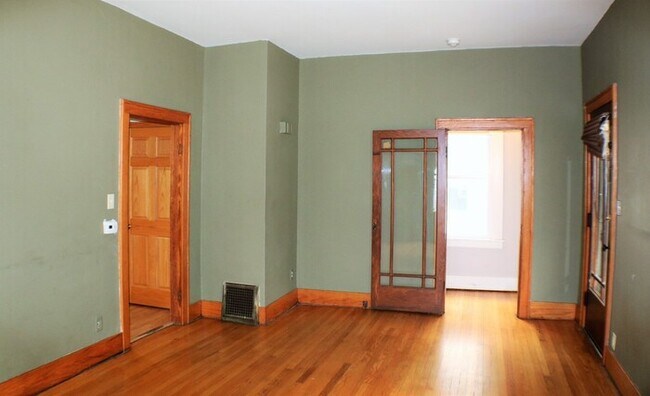 Foto del edificio - 1106 Muscatine Ave