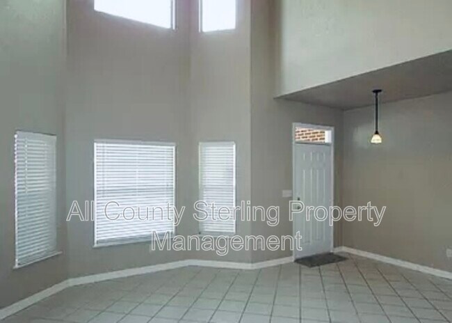 Building Photo - 4925 NW 1st Pl