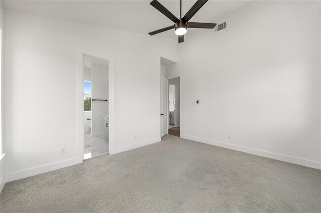 Foto del edificio - 947 Green Meadow Ln