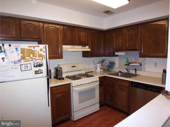 Foto del edificio - 102 Sequoia Ct