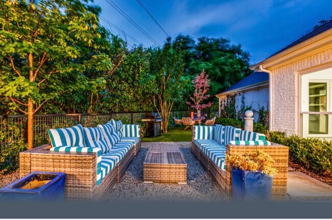 Building Photo - 7220 Lavendale Cir