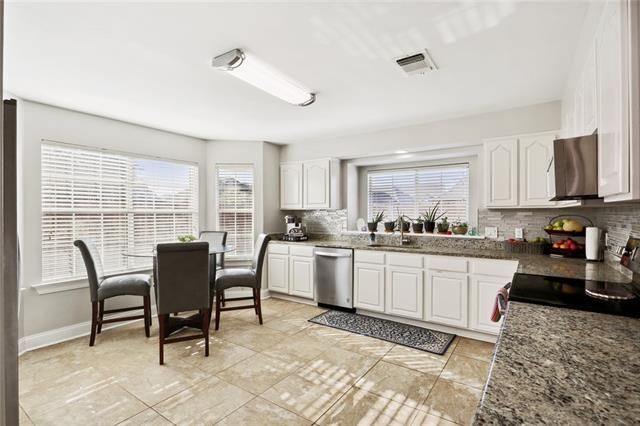 Foto del edificio - 115 Savanna Dr