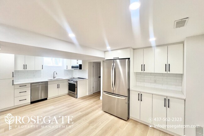 Photo du bâtiment - Newly Renovated Walk-Out Basement – 2 Bed,...