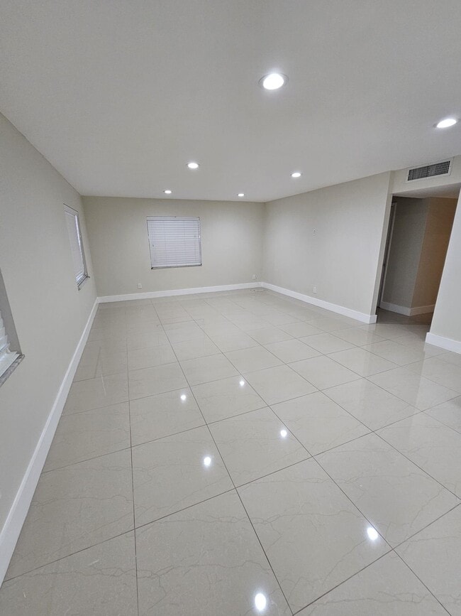 Foto del edificio - 3307 NW 108th Dr