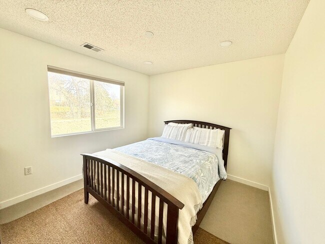 Building Photo - Beautifully Remodeled Home Backing to Open Space & High Line Canal Trail!