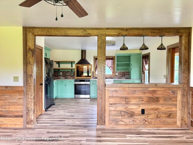 Foto del edificio - 568 Old Plank Rd