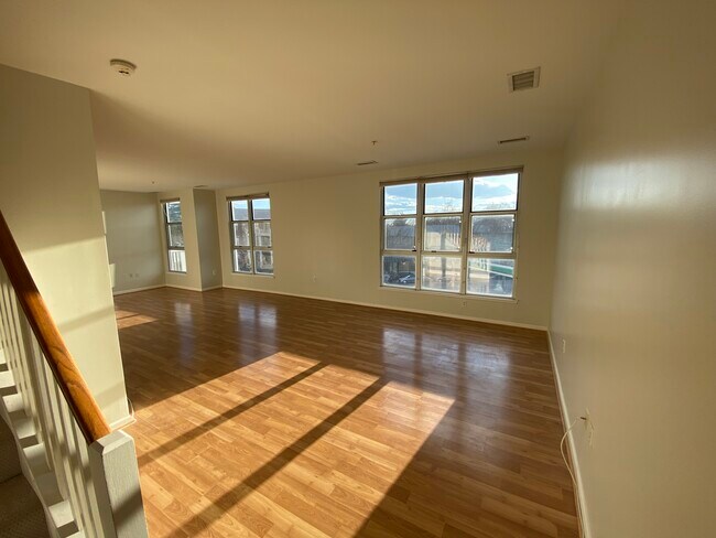 Sala de estar/comedor - Nivel principal - 343 Cedar St NW