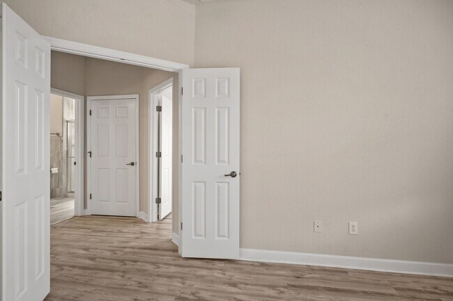 Building Photo - Beautiful Palencia Condo Available for Rent