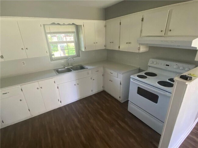 Building Photo - 10632 Hurst Dr