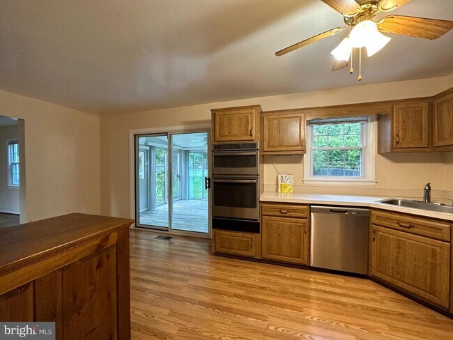 Foto del edificio - 7432 Berwick Ct